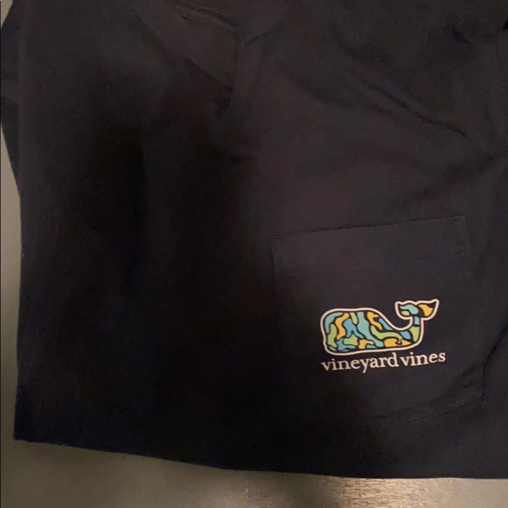 Men’s Vineyard Vines LS tee